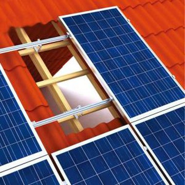 Kućni sustav napajanja solarnim pločama na krovu pločice